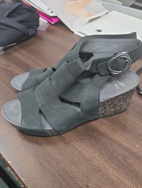 Dansko Size 38 Black Leather Wedge Heel Sandal